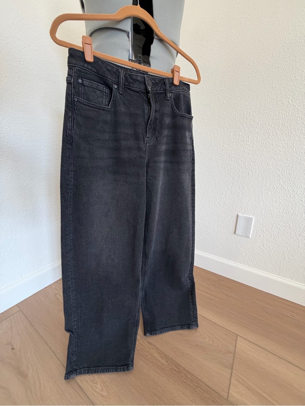 Quince Women's Luna Straight Black Jeans Size 30 Waist